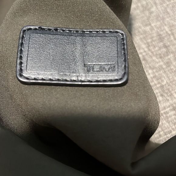 TUMI Soft Shell Sherpa Lined Jacket Mens
Size L Green & Black - Picture 3 of 7